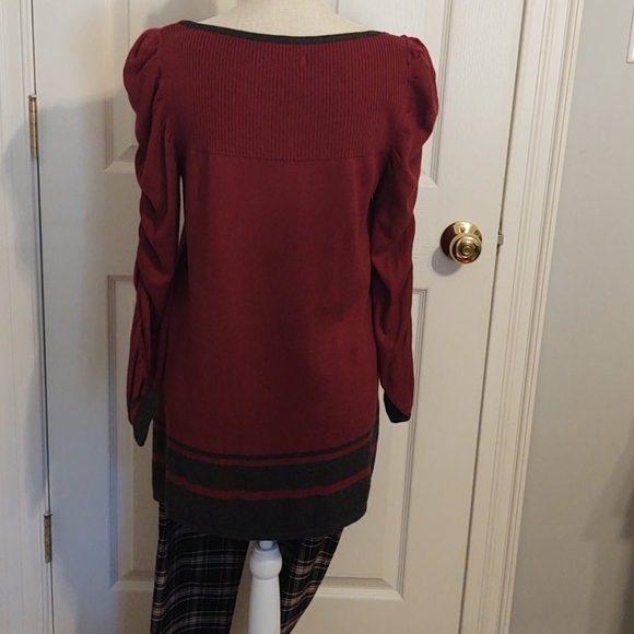 Sweater - Picture 4 of 5